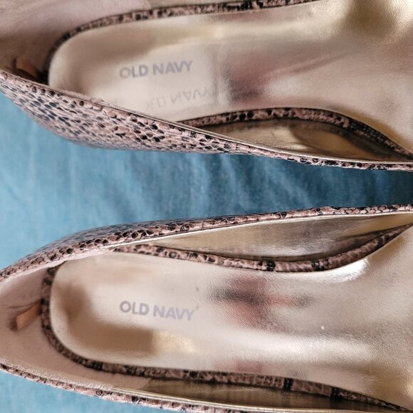 Old Navy Pumps ~ Size 7 - Picture 6 of 8